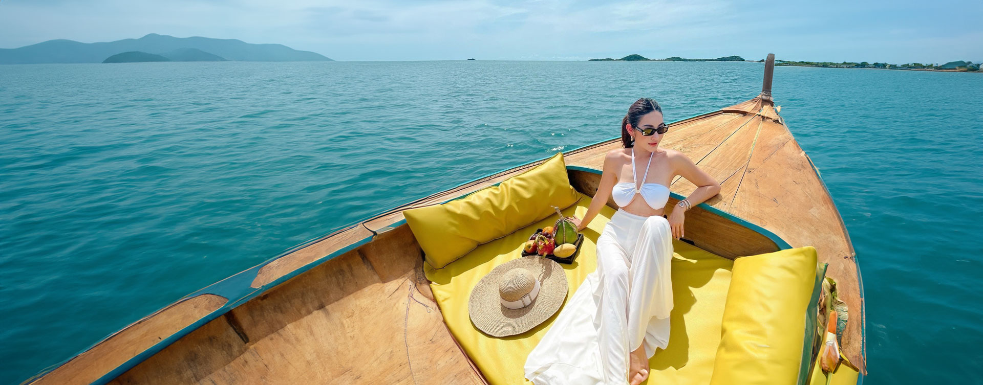 luxury-long-tail-boat